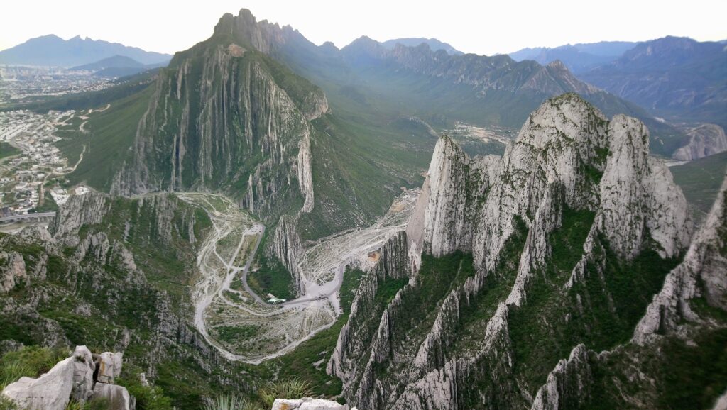 La mega fábrica de Tesla, su impacto y sus compromisos ambientales