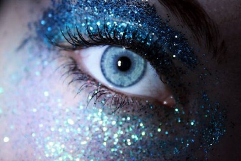 Comisión Europea prohibirá la venta de productos con microplásticos