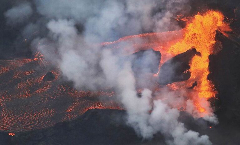 Prevén erupción volcánica en Islandia
