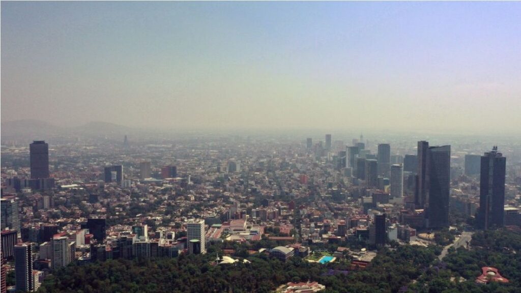 Rachas de vientos evitan contingencia ambiental en Navidad