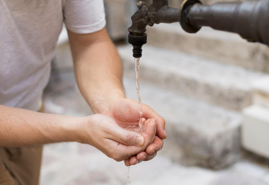 Acciones llevadas a cabo or el SACMEX para mejorar el acceso a la agua potable en la CDMX.