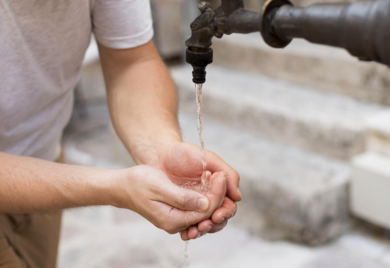 Acciones llevadas a cabo or el SACMEX para mejorar el acceso a la agua potable en la CDMX.