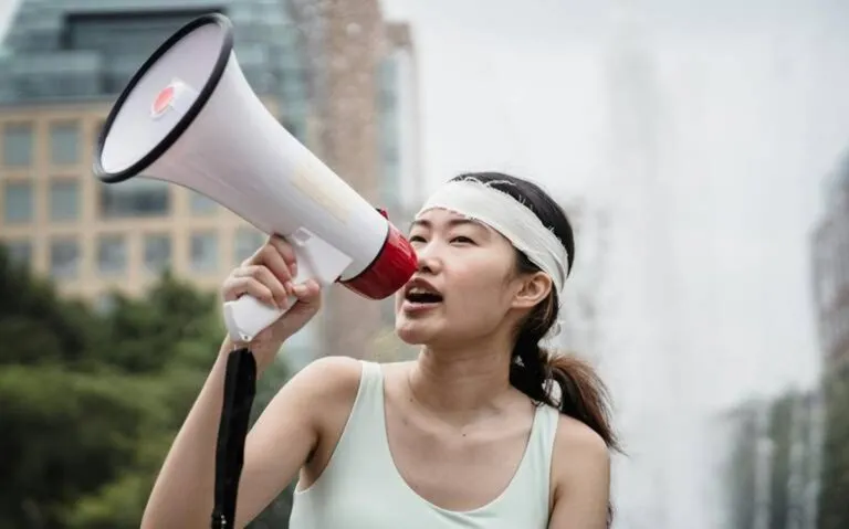 Revelan profesora algunos mitos sobre el activismo climático