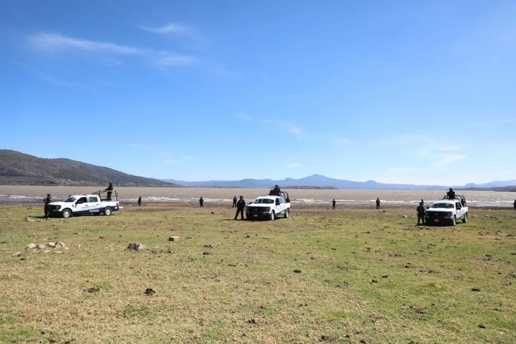 Montan operativo para evitar saqueo de agua en el Lago de Pátzcuaro
