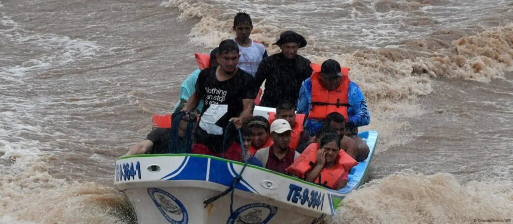 Más de 100.000 afectados en Centroamérica por “Sara”