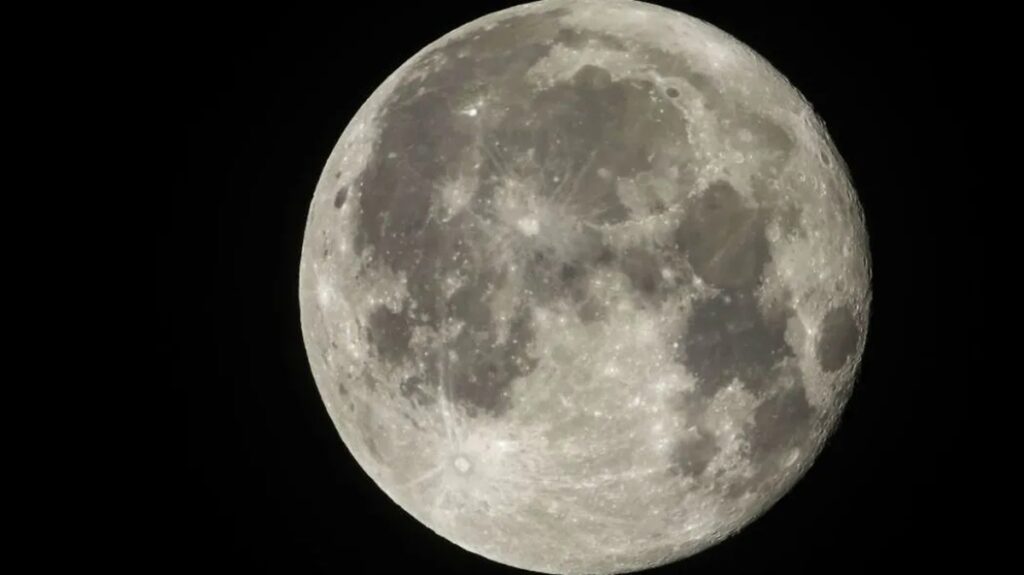 La Luna podría ser más antigua de lo que se estimaba