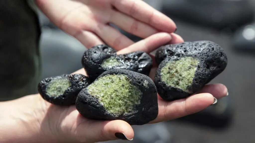 Científicos utilizan piedras ordinarias para capturar el dióxido de carbono