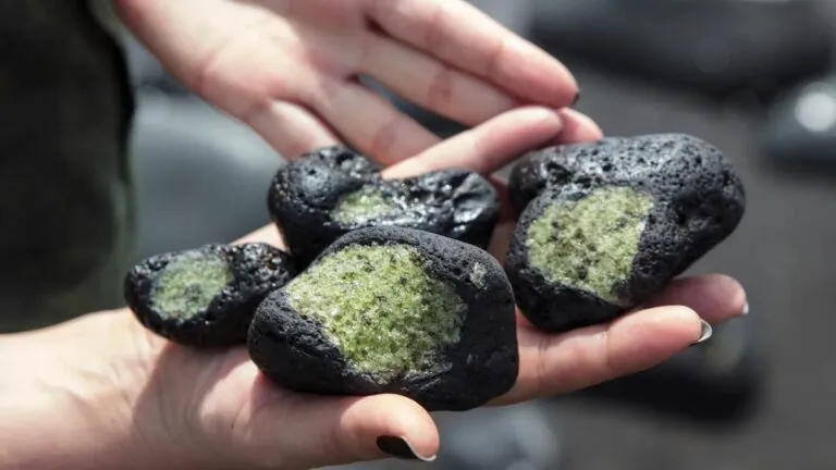 Científicos utilizan piedras ordinarias para capturar el dióxido de carbono