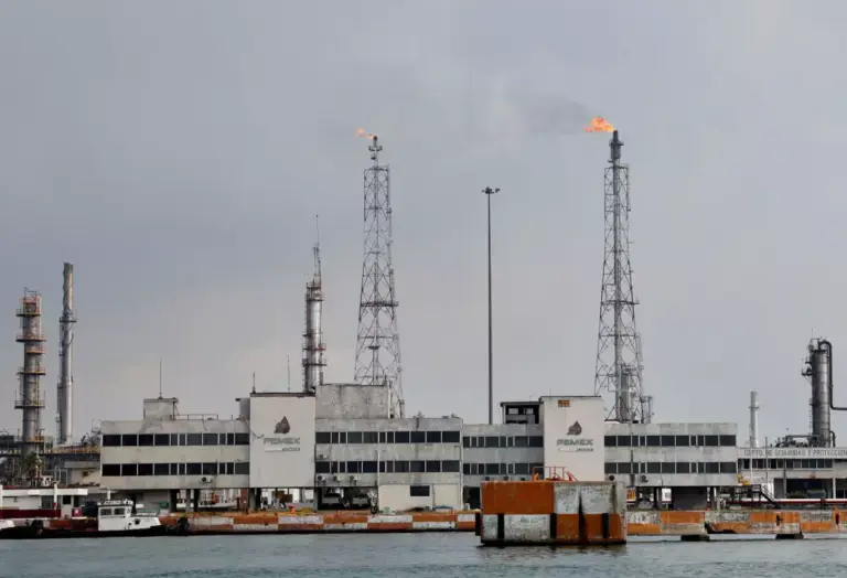 Emisiones de Pemex suben por fallas en plantas de cogeneración