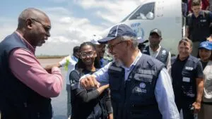 Director de la OMS visita Bunia ante brote de ébola en Congo