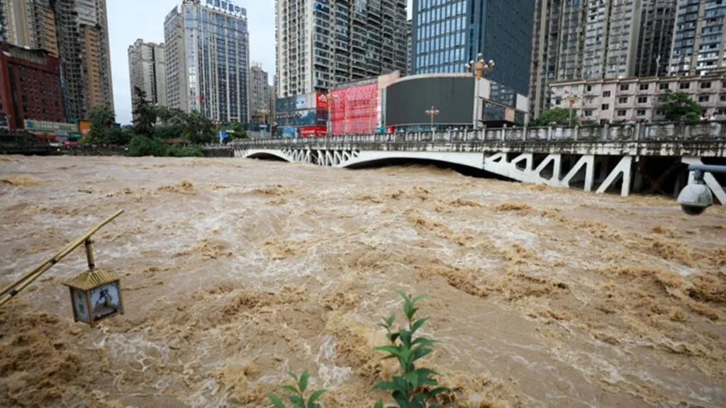 Fuertes lluvias en China reactivan alerta climática global
