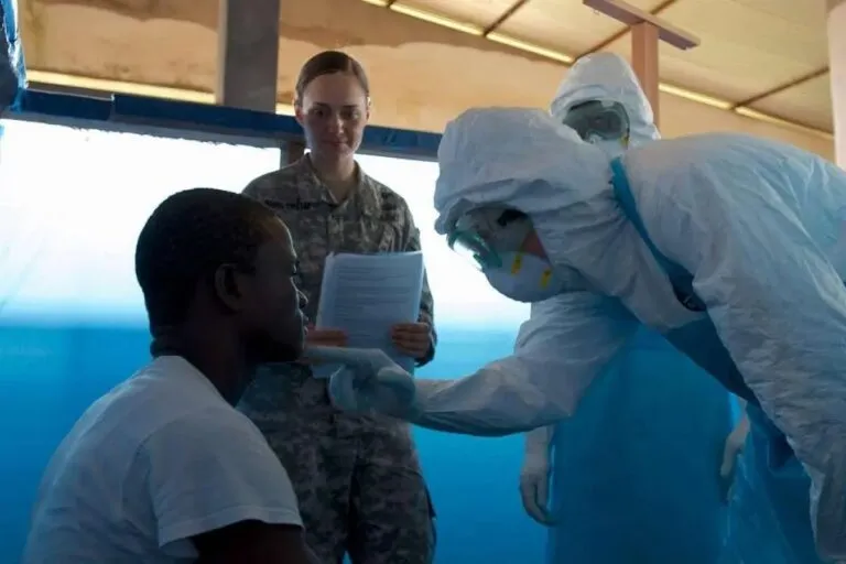 Unión Africana alerta de más de mil 100 casos sospechosos de ébola