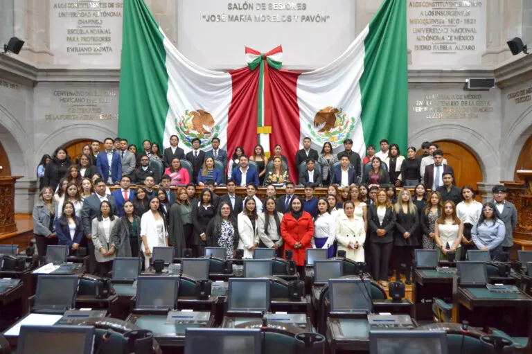 Jóvenes universitarios presentan propuestas ambientales en el Simulador Legislativo 2026 impulsado por AJEMEX y Eco Urban A.C.