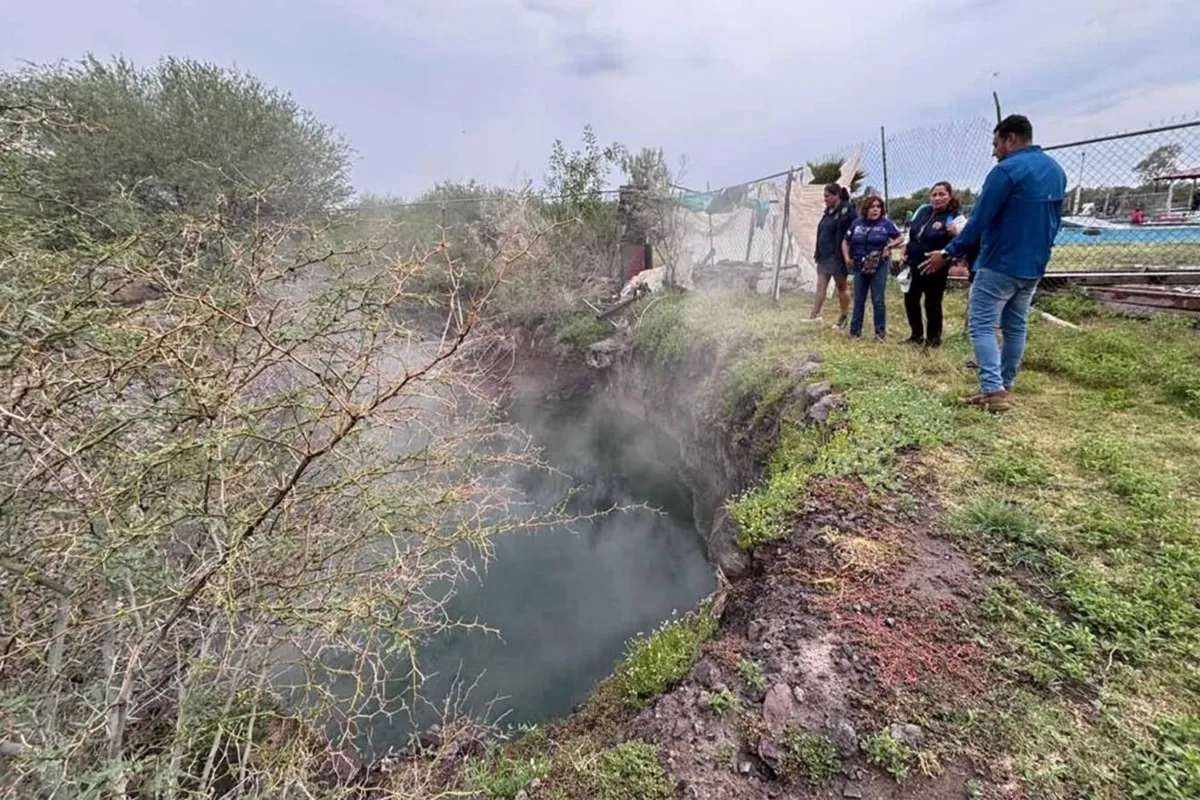 ¿Está naciendo un volcán en Ixtlán? La historia detrás de las pozas de lodo en El Salitre