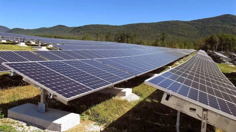 UE alcanza un récord histórico: más del 45 % de su electricidad proviene de fuentes renovables