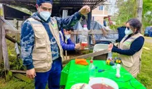 Capturan 16 millones de moscas del gusano barrenador con trampas artesanales