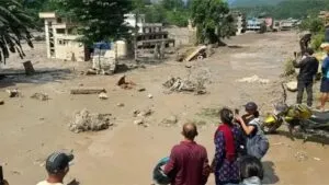 Fractura de lago glaciar provocó sismo de 5.2 y arrastre de sedimentos