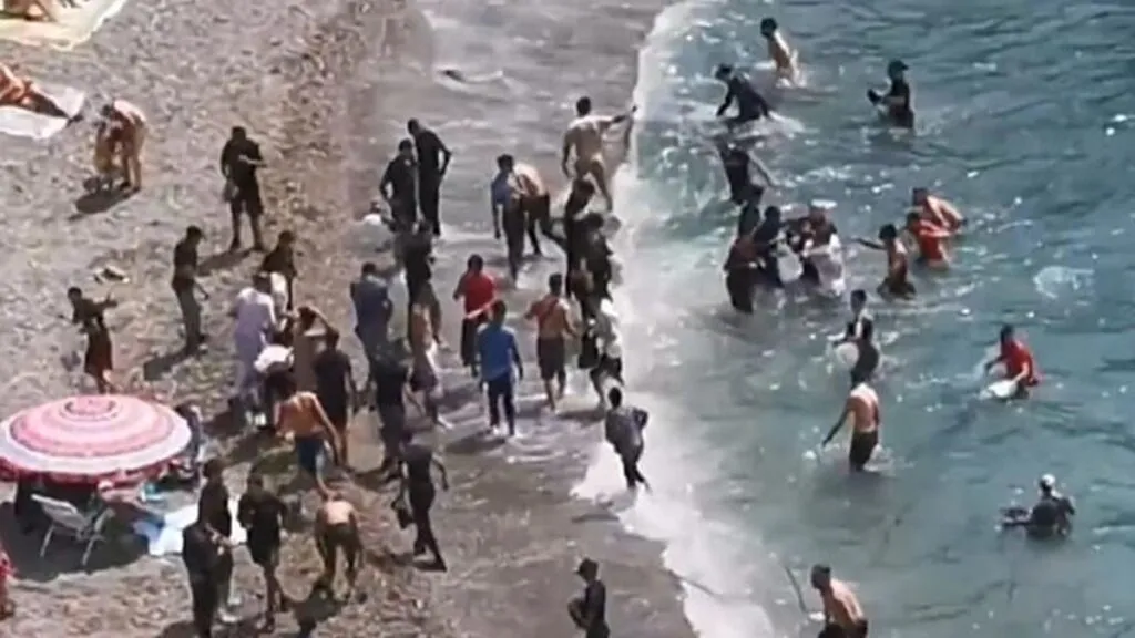 Llegada de 62 inmigrantes en patera tensiona a España