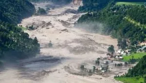 Reportan más de 390 muertos y alrededor de 1400 desaparecidos en Nepal