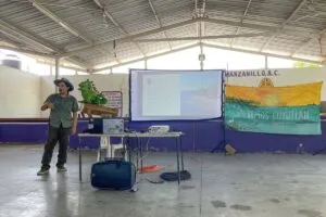 Comunidad y especialistas discuten el futuro de la Laguna de Cuyutlán