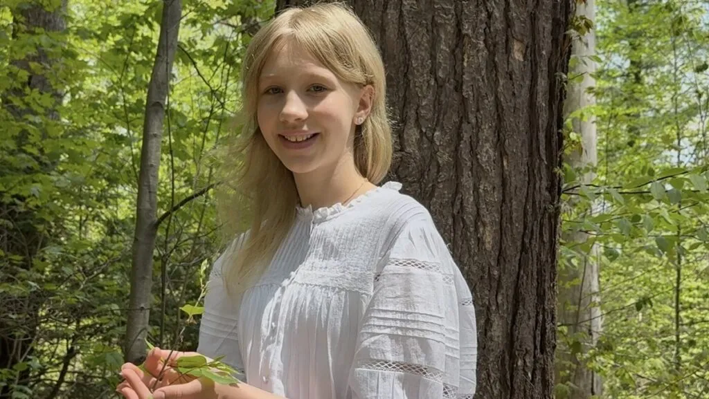 Joven creó cápsulas biodegradables con cáscaras de cítricos para reforestar bosques dañados