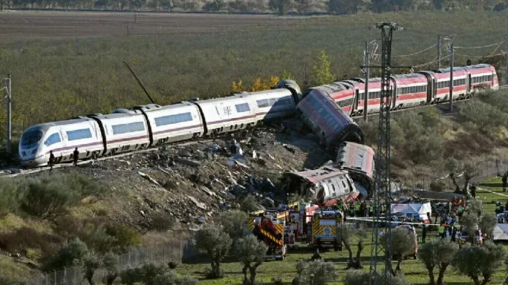 Choque de trenes en España deja tragedia