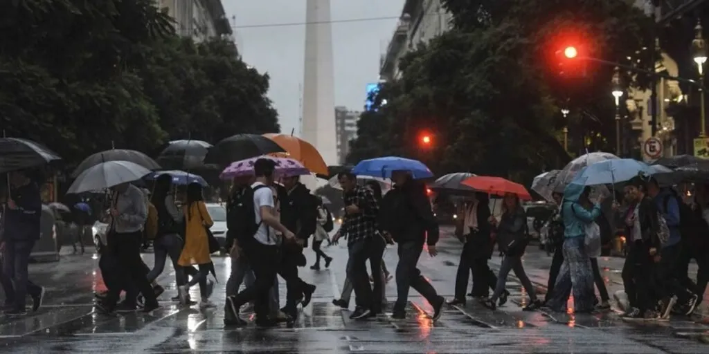 En Buenos Aires, prevén tormentas con lluvias de hasta 50 mm, granizo y ráfagas de viento
