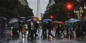 En Buenos Aires, prevén tormentas con lluvias de hasta 50 mm, granizo y ráfagas de viento