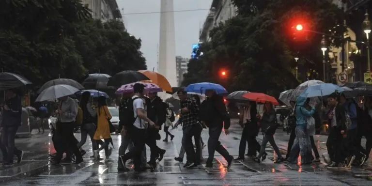 En Buenos Aires, prevén tormentas con lluvias de hasta 50 mm, granizo y ráfagas de viento