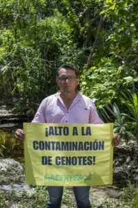 Héroes que ponen el cuerpo y resisten contra las megagranjas industriales
