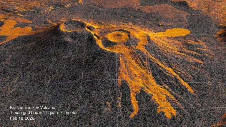 Volcán Krasheninnikov volvió a entrar en erupción tras casi 500 años